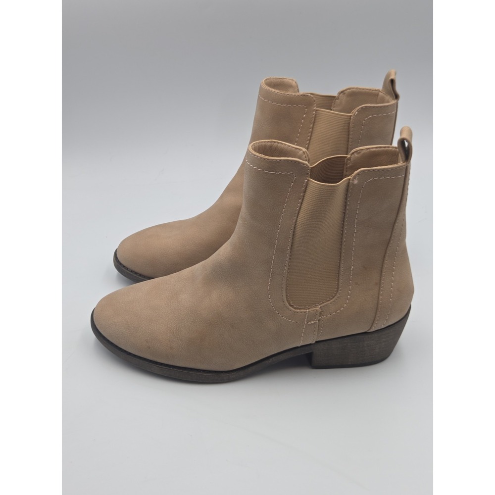 Maurices Chelsea Boots Size 10M Abigail Ankle Tan Faux Leather Comfort Slip On